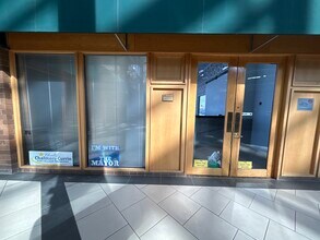 600 Town Center Rd, Matteson, IL for lease Building Photo- Image 2 of 8