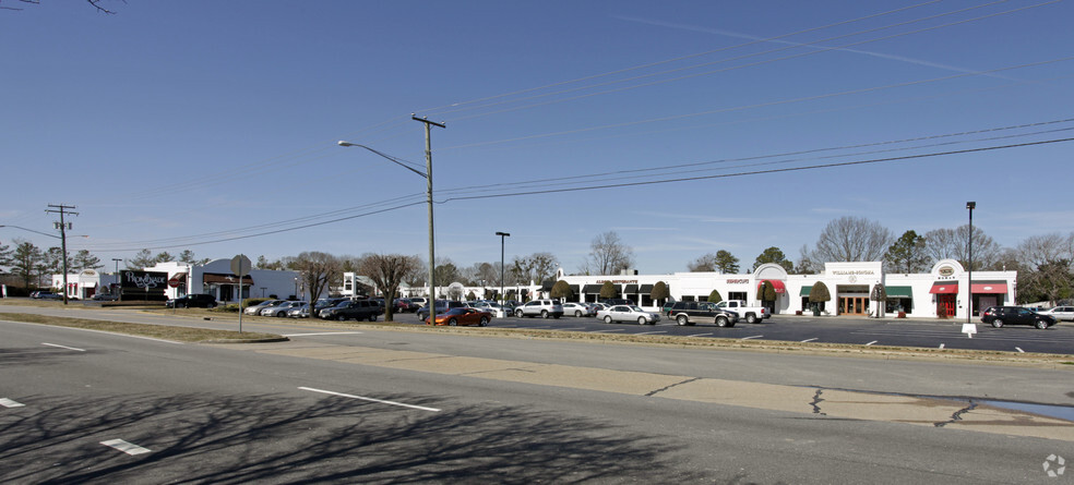 1860 Laskin Rd, Virginia Beach, VA for sale - Primary Photo - Image 1 of 1