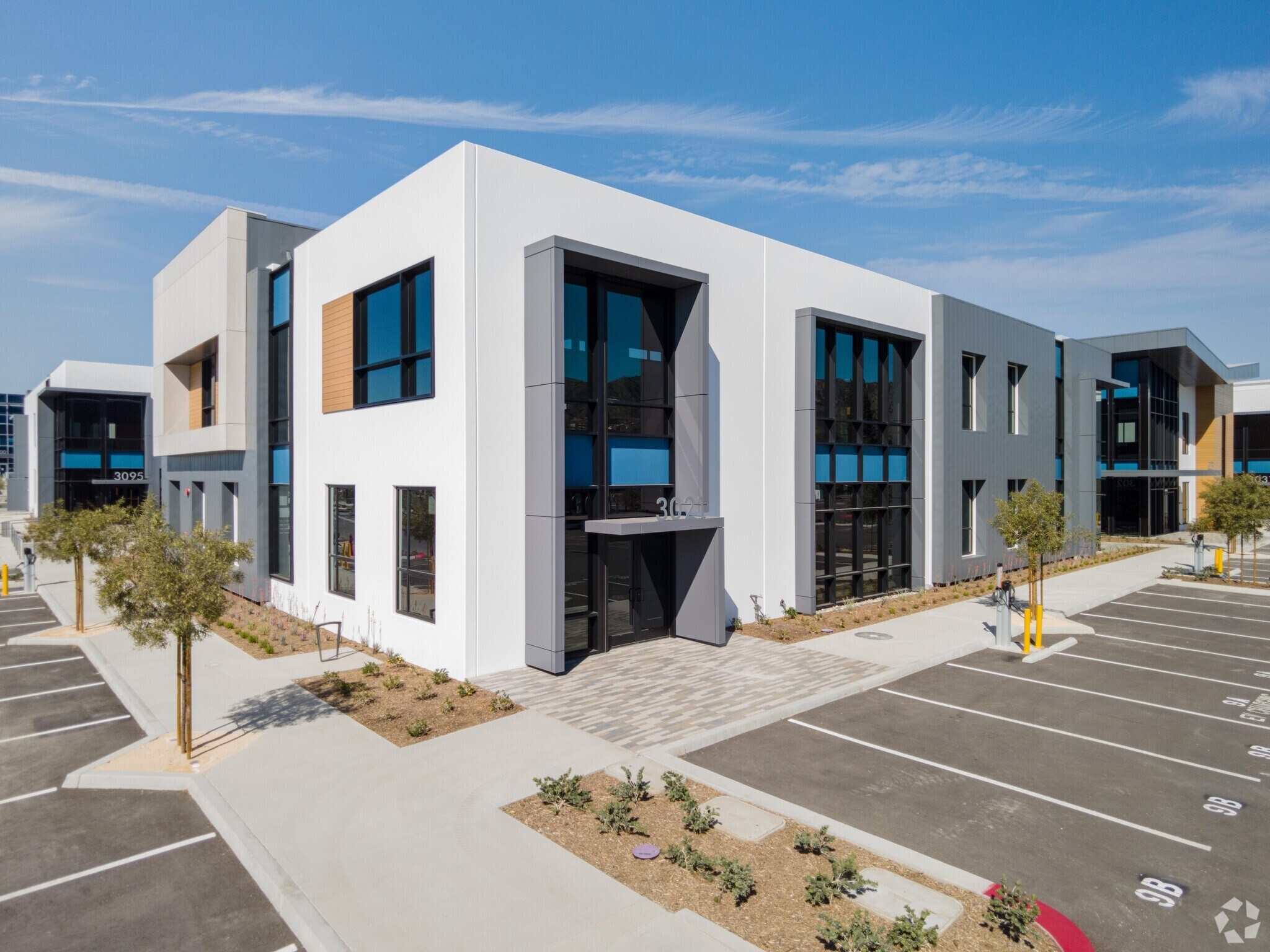 3021-3025 N Hollywood Way, Burbank, CA for sale Building Photo- Image 1 of 8