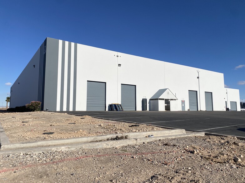 6975 Speedway Blvd, Las Vegas, NV for lease - Building Photo - Image 1 of 11