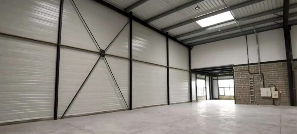 Flex in Moissy-Cramayel for sale - Building Photo - Image 3 of 5