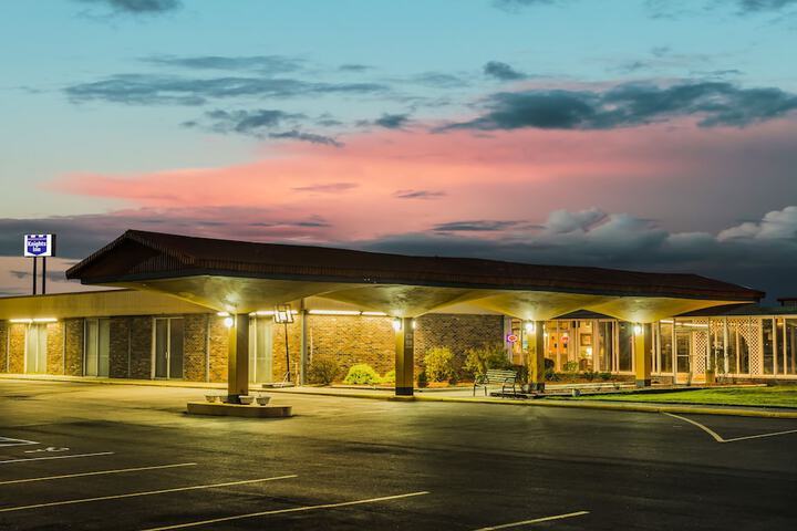 2395 Scott St, Napoleon, OH for sale - Building Photo - Image 3 of 7