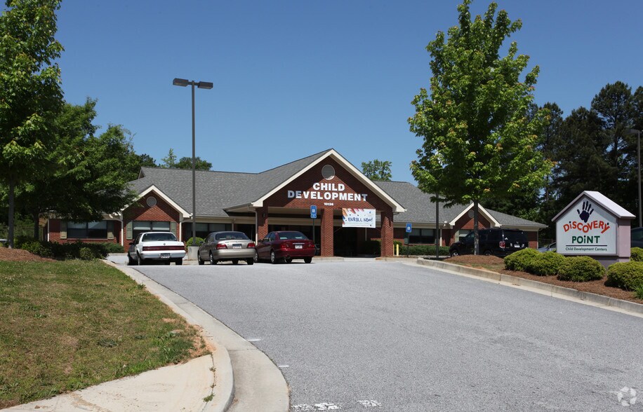 10136 Carlin Dr, Covington, GA for sale - Primary Photo - Image 1 of 1