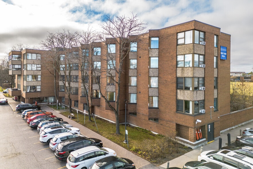 2179 Elmira Dr, Ottawa, ON for sale - Building Photo - Image 1 of 3