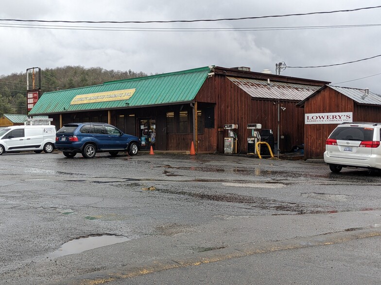 2805 Linville Falls Hwy, Newland, NC 28657 - Lowery's Barbecue Company ...