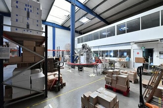 Flex in Peynier for sale Interior Photo- Image 1 of 4