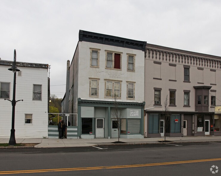 109 Glasgow St, Clyde, NY for sale - Primary Photo - Image 1 of 1