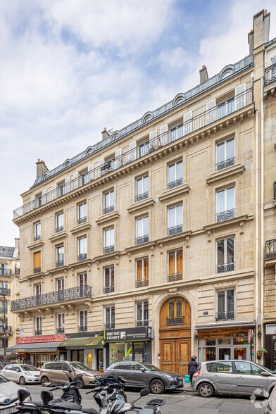 Retail in Paris for lease - Building Photo - Image 2 of 3