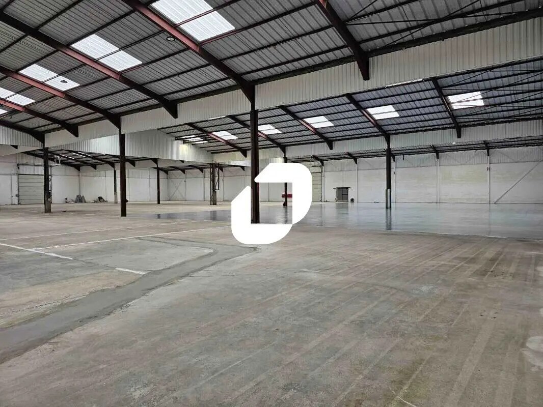 Flex in Le Mesnil-Amelot for lease Interior Photo- Image 1 of 3