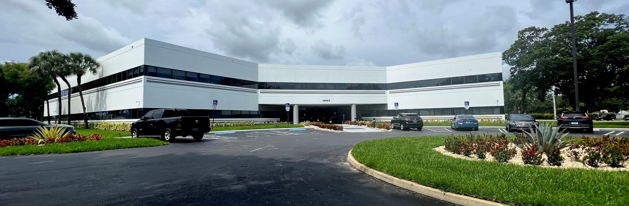 1690 S Congress Ave, Delray Beach, FL for lease Building Photo- Image 1 of 28