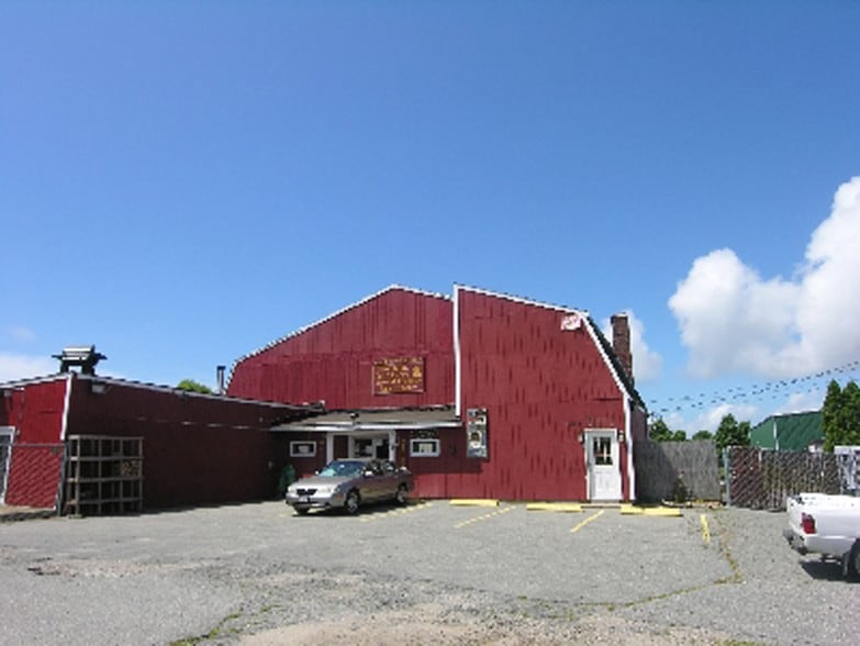 1038 Aquidneck Ave, Middletown, RI for sale - Primary Photo - Image 1 of 1