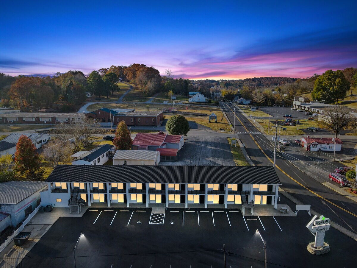 105 Mohawk St, Brownsville, KY 42210