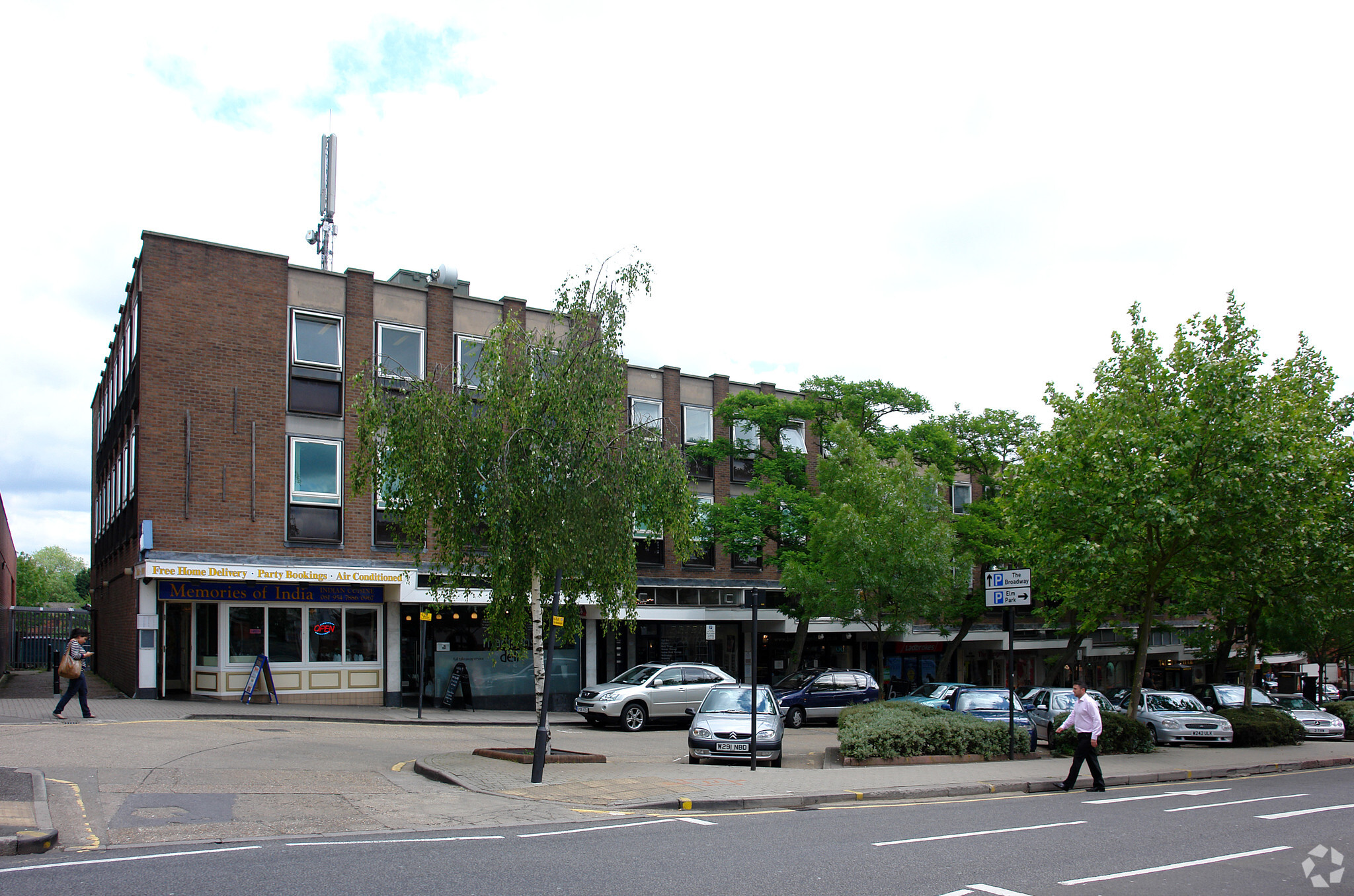 The Broadway, Stanmore for sale Primary Photo- Image 1 of 1