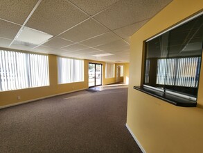 4501 W Deyoung St, Marion, IL for lease Interior Photo- Image 1 of 5