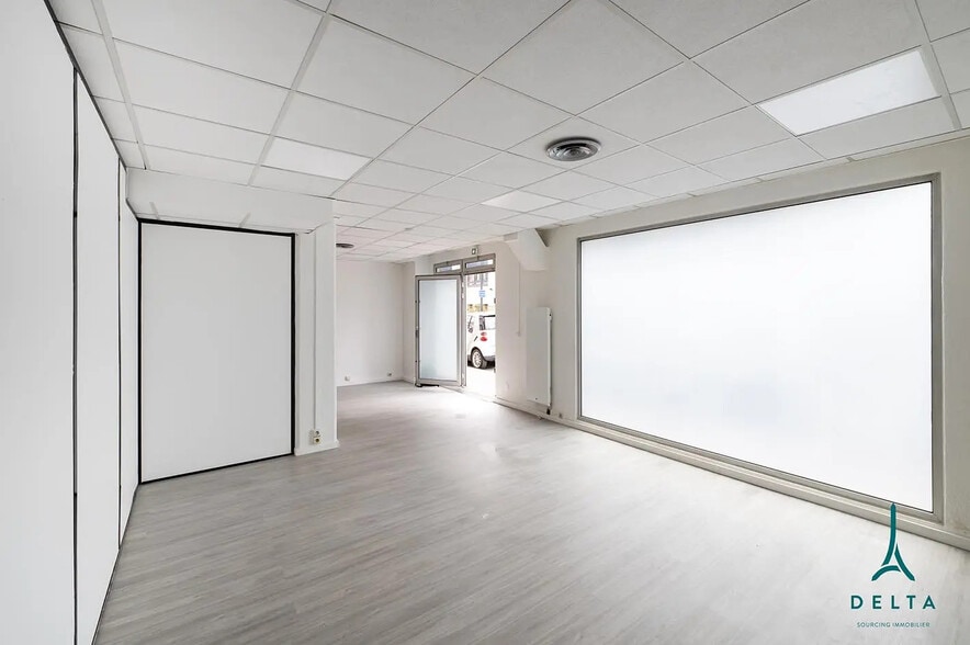 Retail in Clichy for sale - Interior Photo - Image 2 of 4