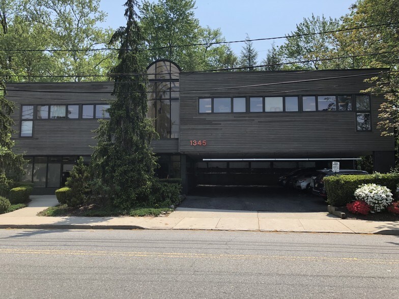 1345 Queen Anne Rd, Teaneck, NJ for sale - Other - Image 1 of 1