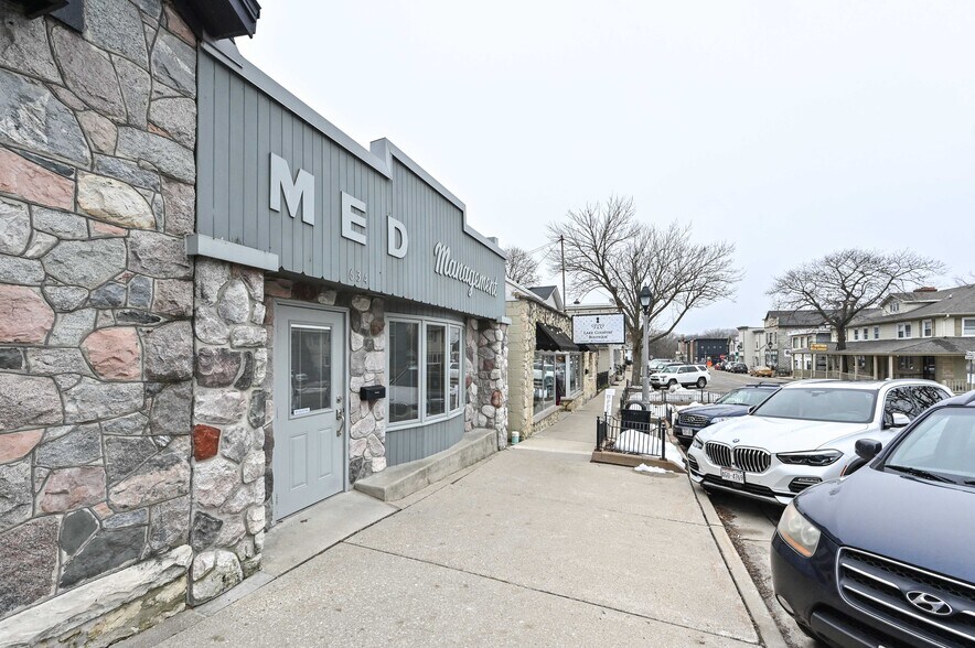 634 Milwaukee St, Delafield, WI for sale - Building Photo - Image 1 of 1