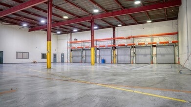 85 Harbor Rd, Port Washington, NY for sale Interior Photo- Image 2 of 3