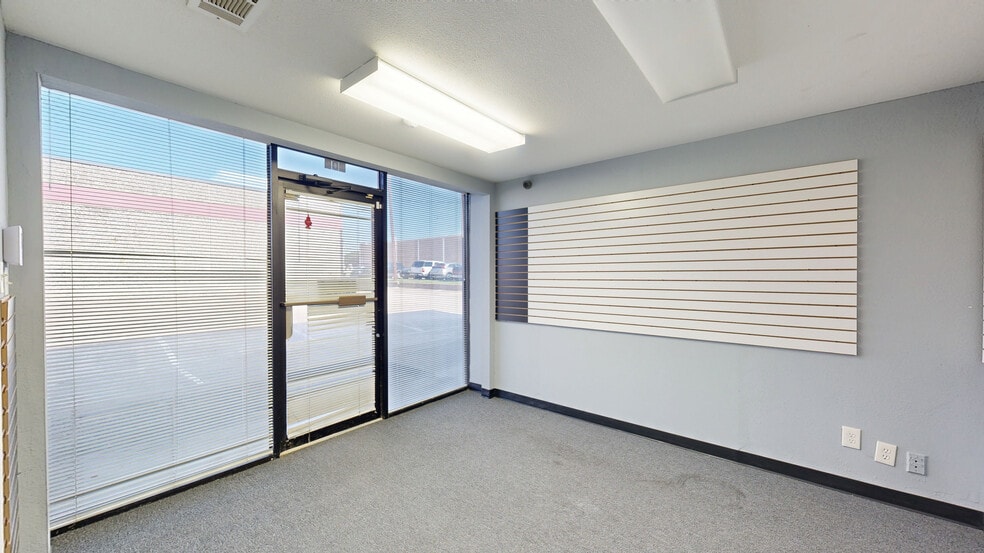 2100 S Great Southwest Pky, Grand Prairie, TX for lease - Matterport 3D Scan - Image 2 of 15