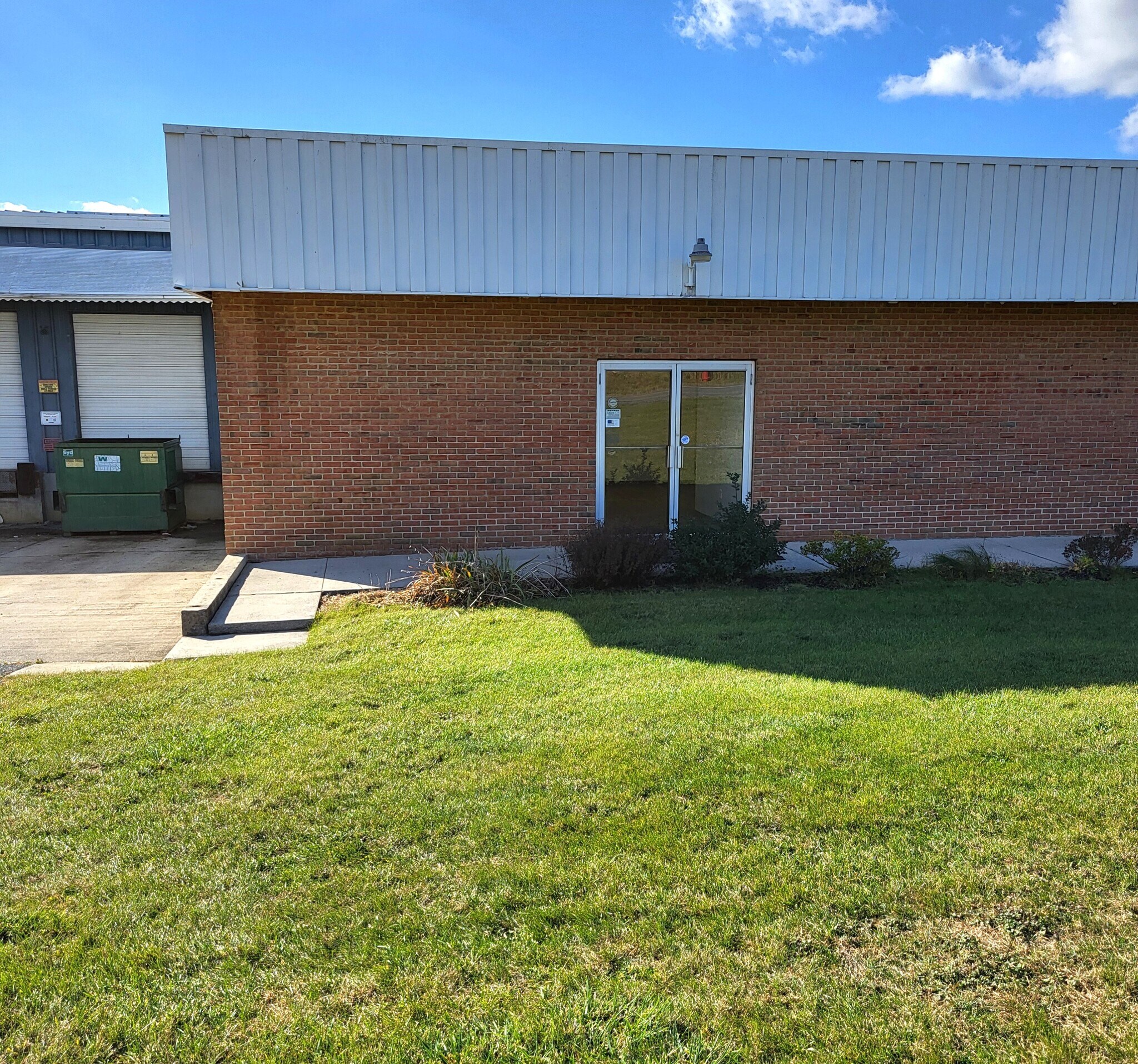 531 Corning Way, Martinsburg, WV for lease Primary Photo- Image 1 of 10