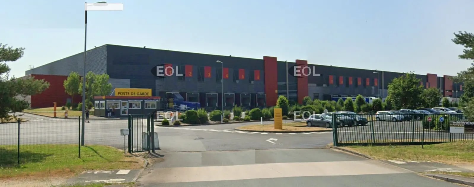 Industrial in SAINT-BARTHELEMY-D'ANJOU for lease Building Photo- Image 1 of 2