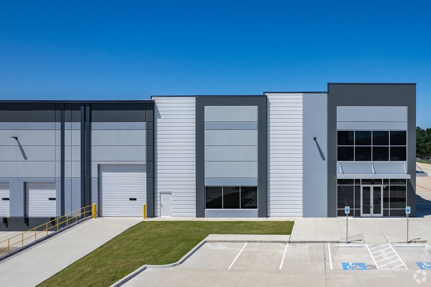 6955 Mesa Dr, Houston, TX for lease - Building Photo - Image 2 of 6