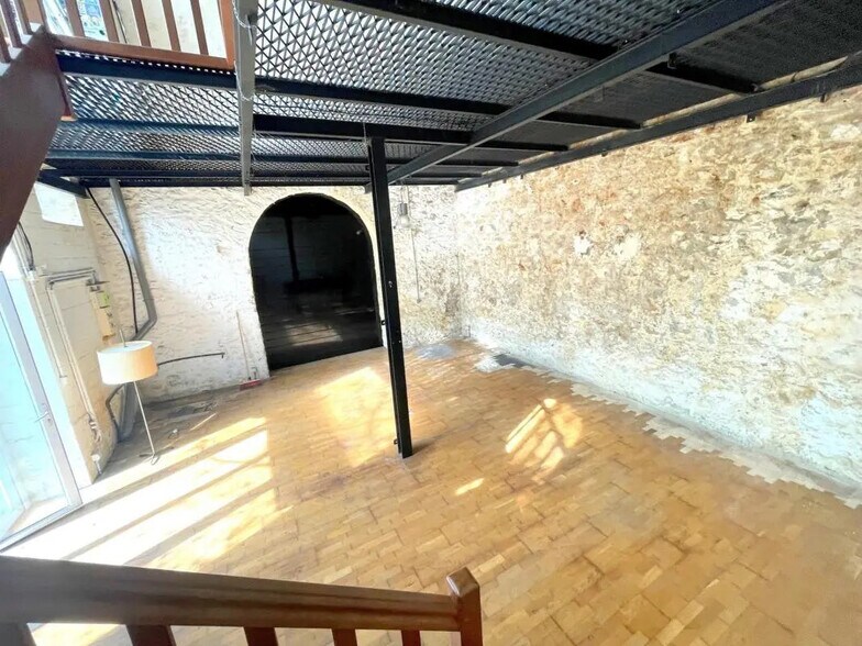 Retail in Le Pecq for sale - Interior Photo - Image 2 of 10