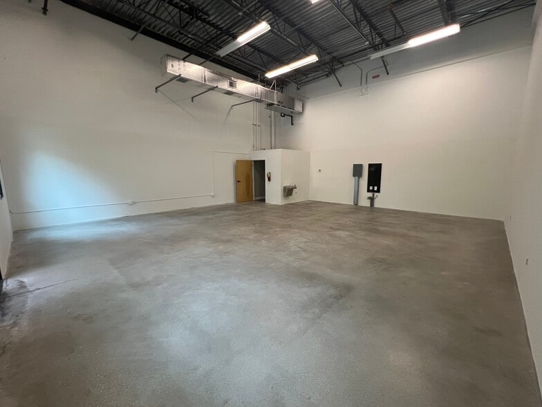 2885 Jupiter Park Dr, Jupiter, FL for lease - Building Photo - Image 3 of 5
