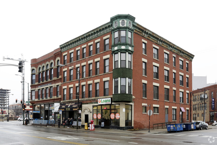 1111 W Chicago Ave, Chicago, IL for sale - Building Photo - Image 1 of 1