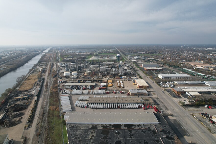 4975 W Pershing Rd, Cicero, IL for sale - Aerial - Image 3 of 8