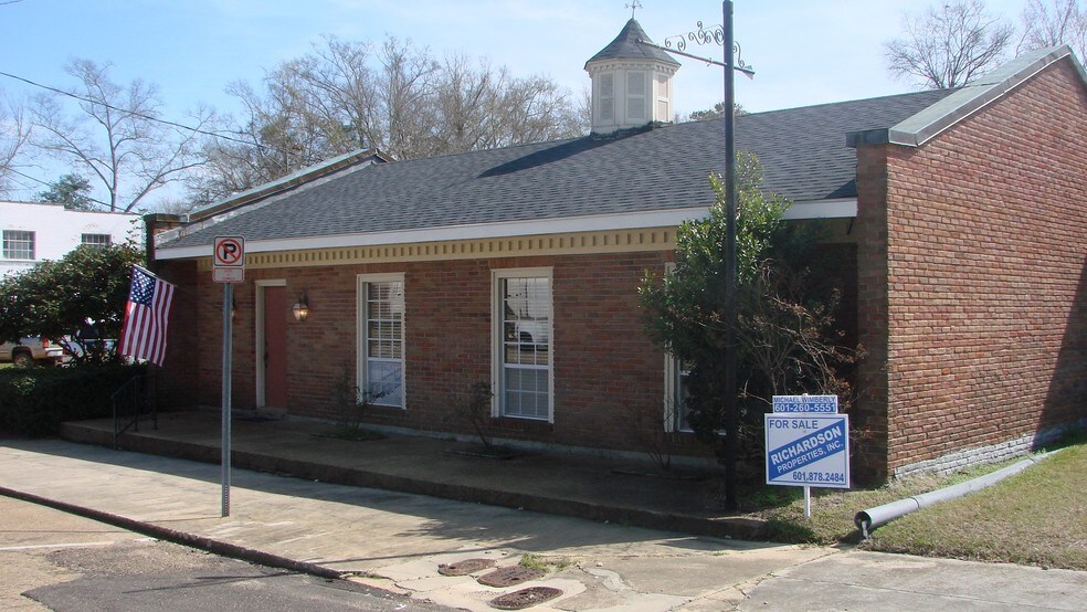 225 Canal St, Mccomb, MS for sale - Primary Photo - Image 1 of 1