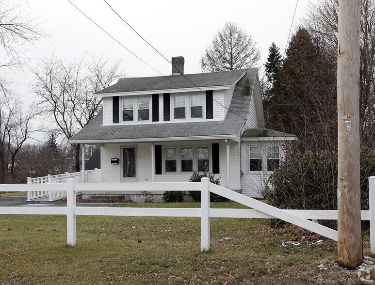 32 Coolidge St, Auburn, MA for sale - Primary Photo - Image 1 of 1