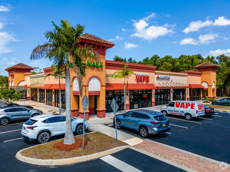 19970-19976 S Tamiami Trl, Estero, FL for lease - Primary Photo - Image 1 of 4