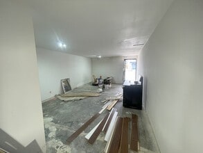 16899 Lakeshore Dr, Lake Elsinore, CA for lease Interior Photo- Image 2 of 3