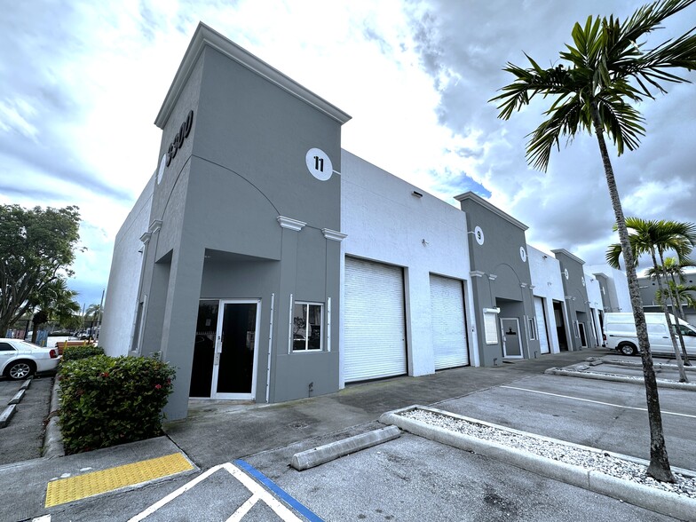 3300 NW 112th Ave, Miami, FL for lease - Building Photo - Image 1 of 14