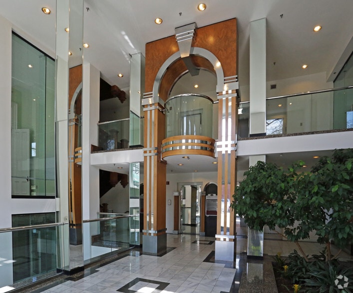 100 W Franklin St, Richmond, VA for lease - Building Photo - Image 3 of 5