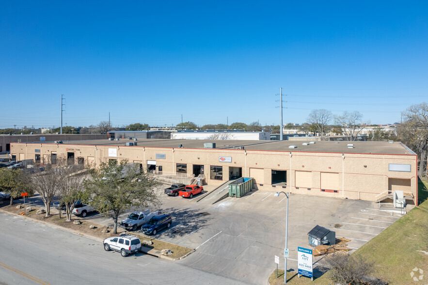 10220 Metropolitan Dr, Austin, TX for lease - Building Photo - Image 2 of 4