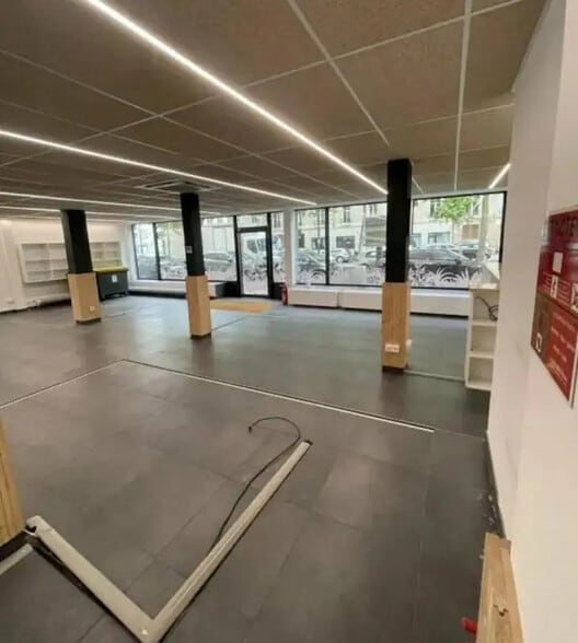 Retail in Boulogne-Billancourt for lease - Building Photo - Image 2 of 6