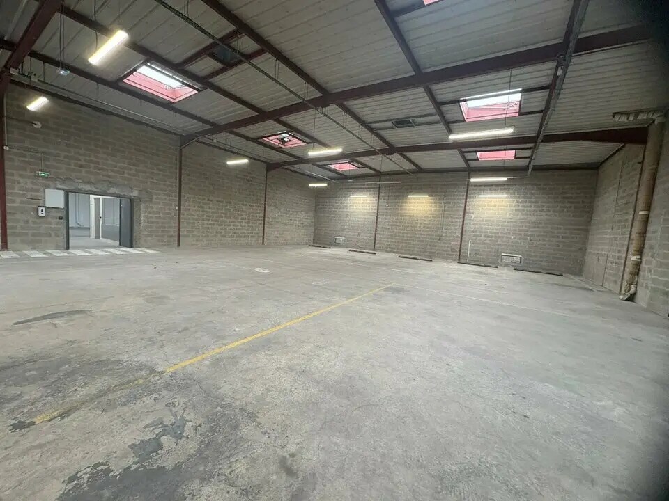 Flex in Neuilly-sur-Marne for lease Interior Photo- Image 1 of 6