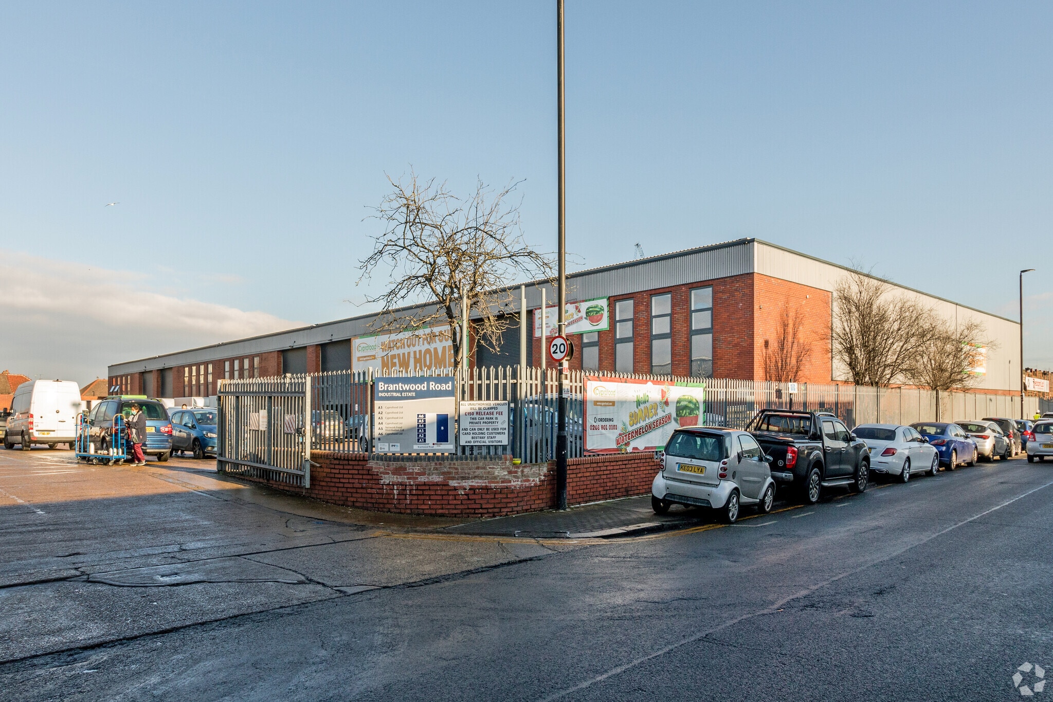 125 Brantwood Rd, London for sale Primary Photo- Image 1 of 1