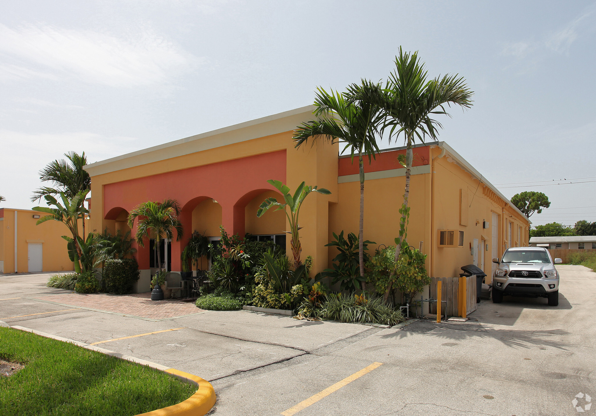 140 NW 11th St, Boca Raton, FL for lease Primary Photo- Image 1 of 3