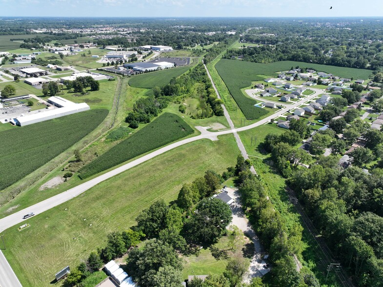 Emerald Pointe Way, Muncie, IN for sale - Building Photo - Image 3 of 6