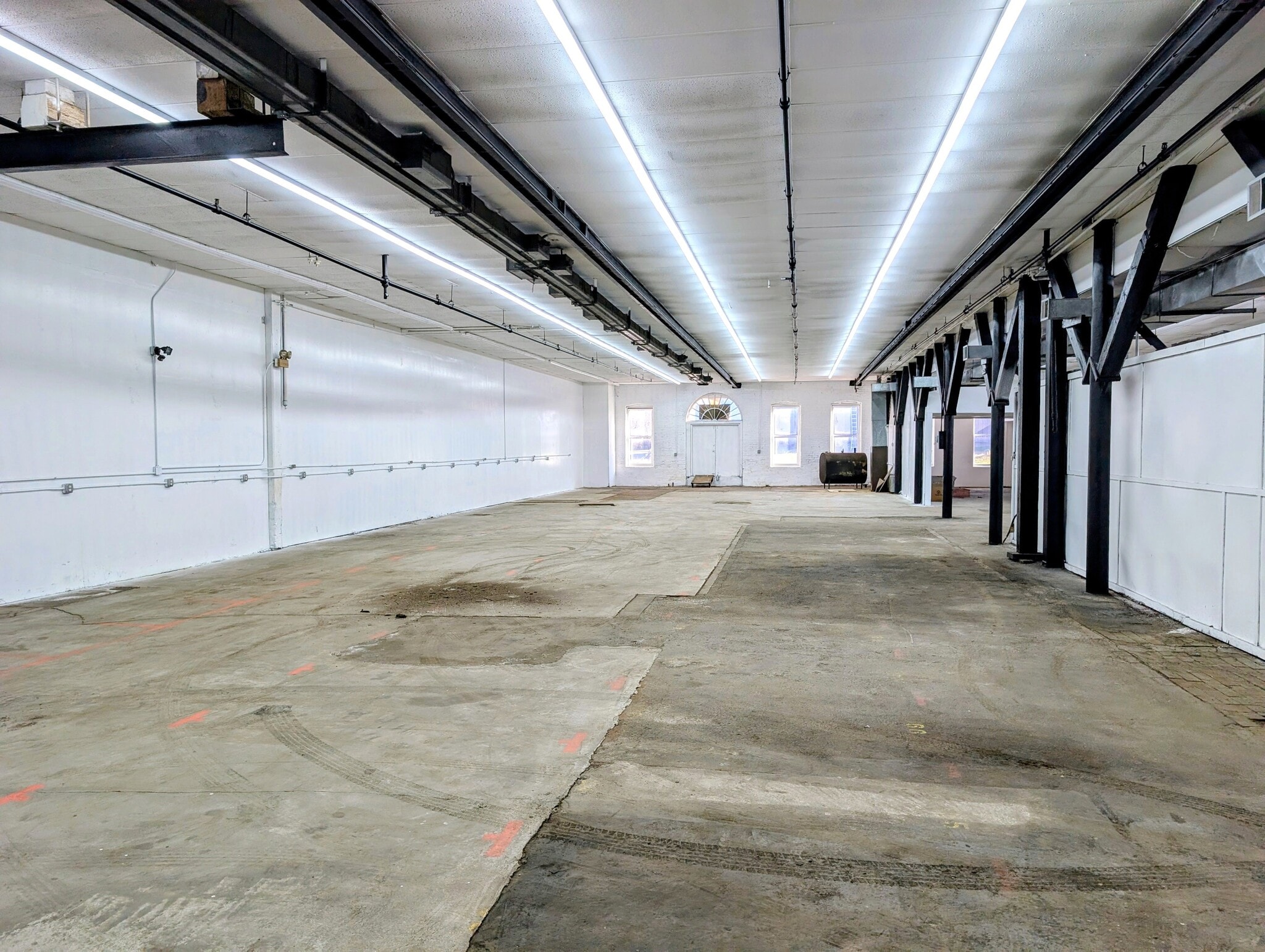 550 Broad St, Bristol, CT for lease Interior Photo- Image 1 of 2