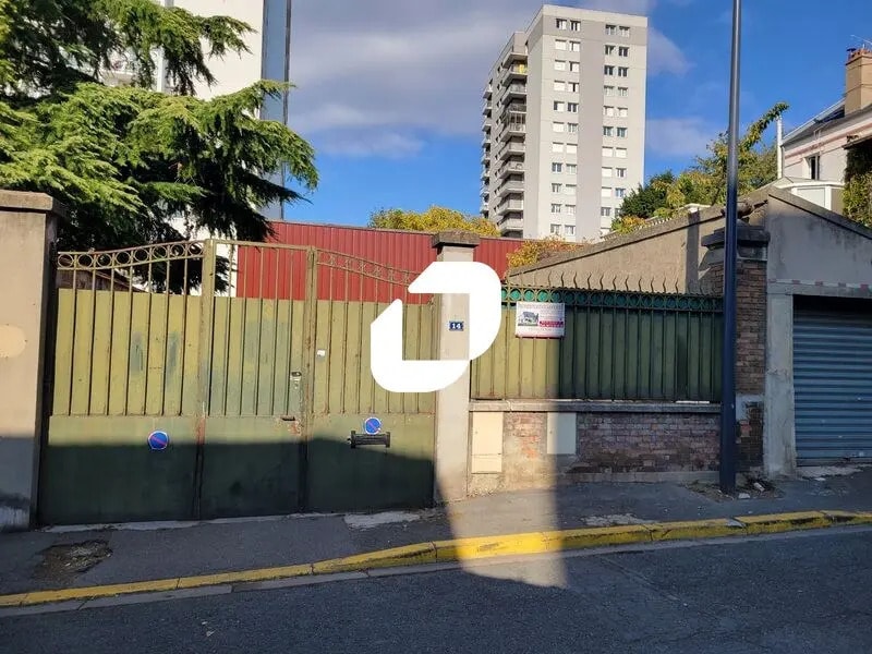 Flex in Les Lilas for lease Building Photo- Image 1 of 8