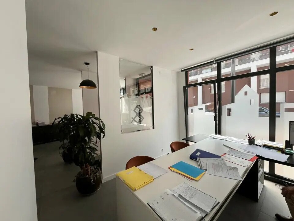 Office in Vannes for lease Building Photo- Image 1 of 10