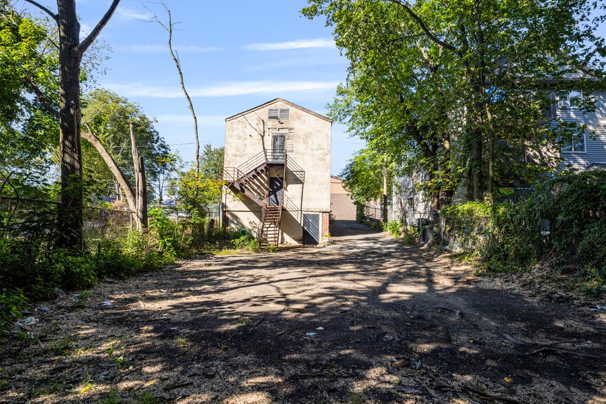 28 Lawrence St, Spring Valley, NY for lease - Building Photo - Image 3 of 8