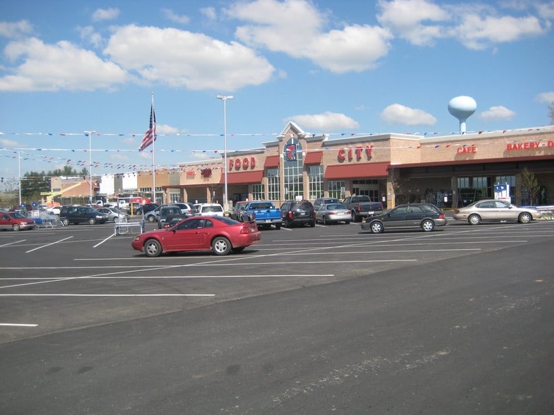 2946 Winfield Dunn Pky, Kodak, TN for lease - Primary Photo - Image 1 of 5