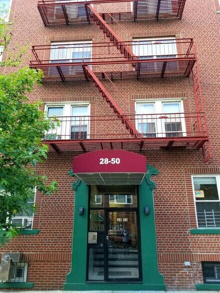 28-50 37th St, Long Island City, NY for sale - Building Photo - Image 1 of 1