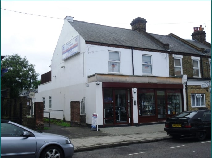 52 Hounslow Rd, Twickenham for sale Primary Photo- Image 1 of 1