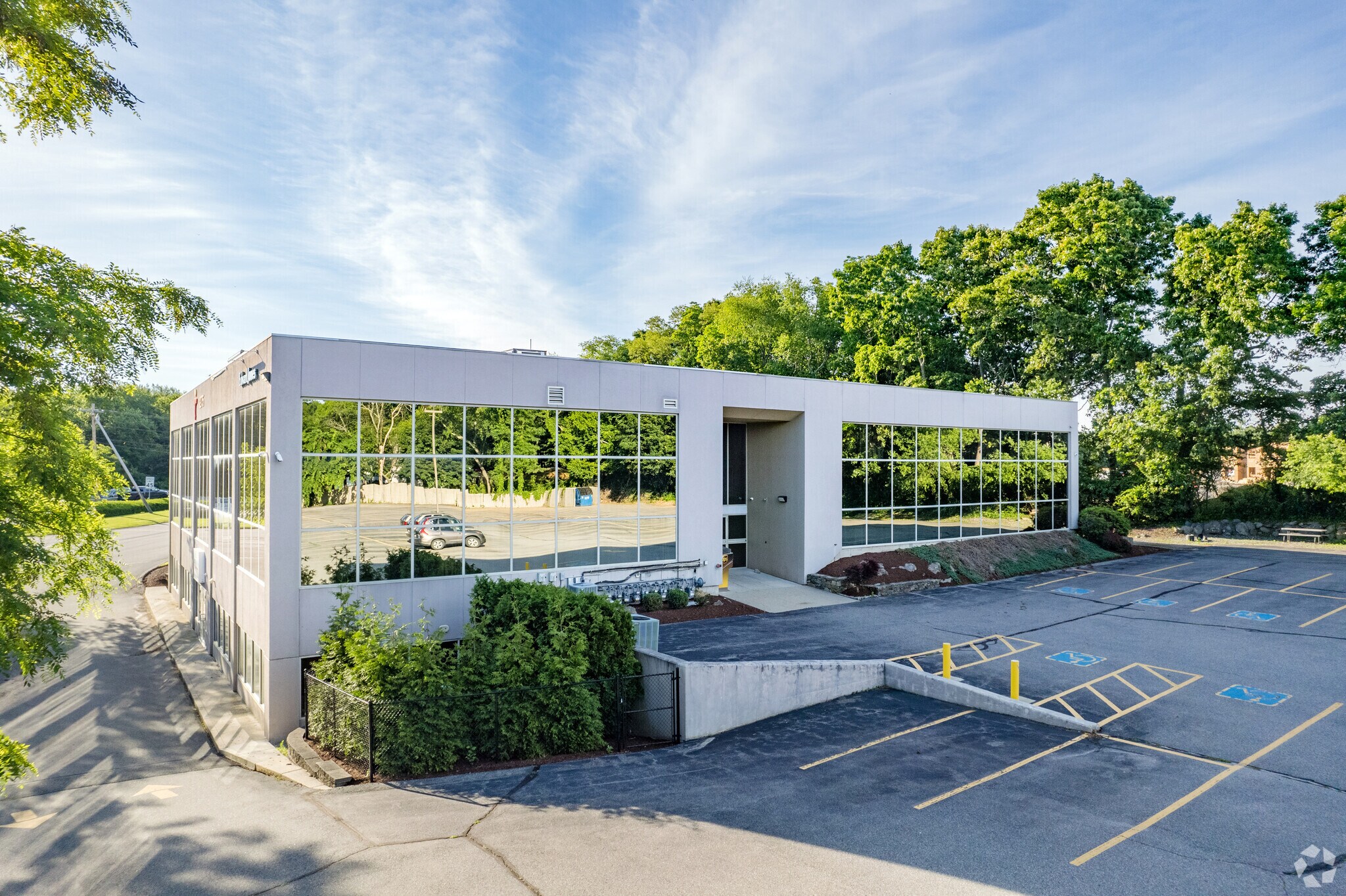 1275 Wampanoag Trl, East Providence, RI 02914 Office Space on